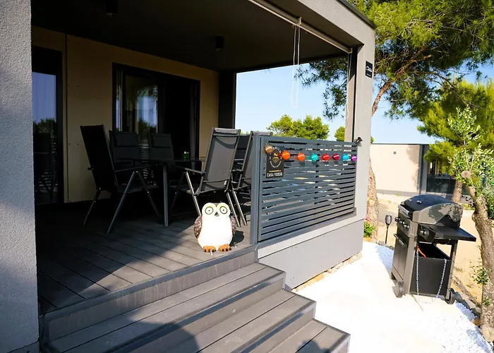 Homes With Pool - *