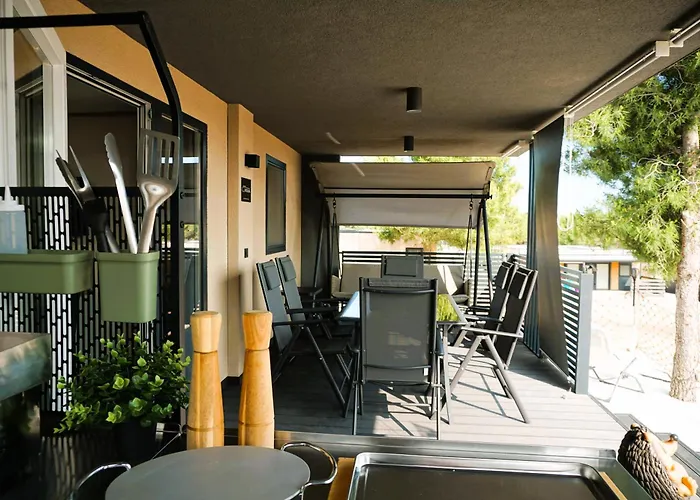 بيت للعطل Homes With Pool -