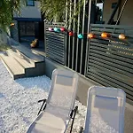 펜션 Homes With Pool -