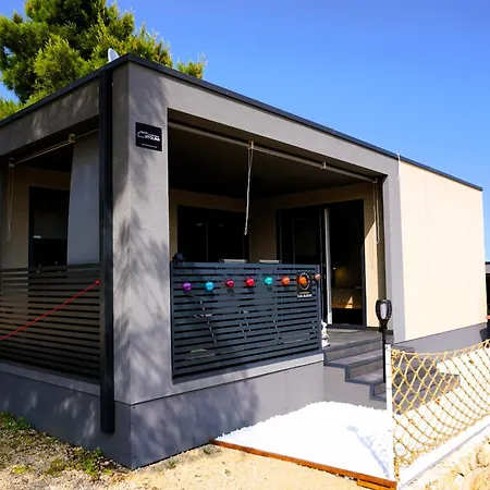 Homes With Pool - Feriehus *