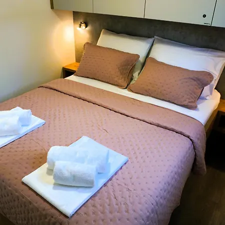 Nyaraló Homes With Pool - Premiumholidays - *