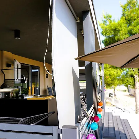 Homes With Pool - Drage